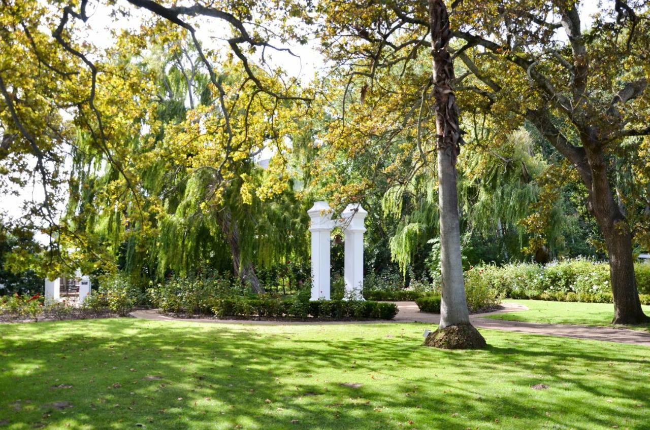 La Paris Estate Hotel Franschhoek Bagian luar foto