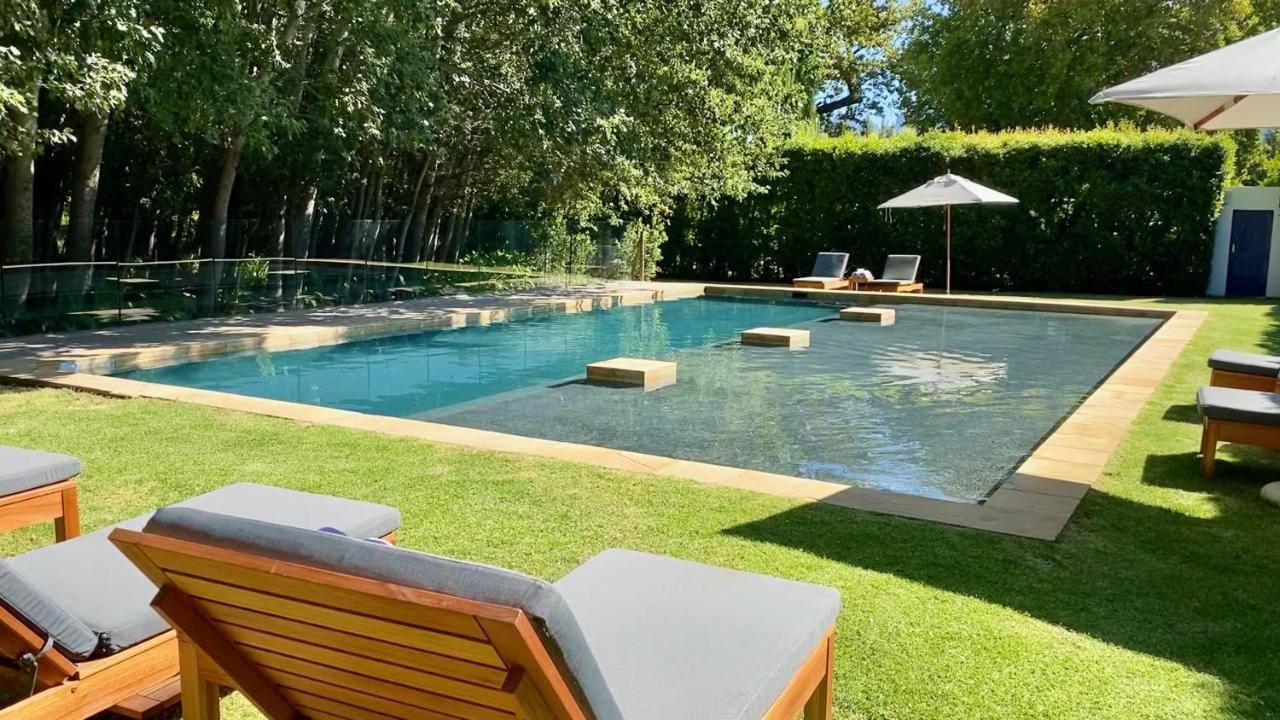 La Paris Estate Hotel Franschhoek Bagian luar foto