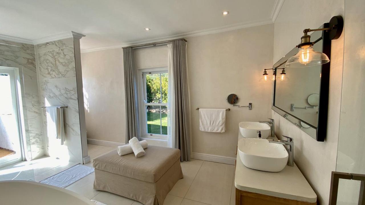 La Paris Estate Hotel Franschhoek Bagian luar foto
